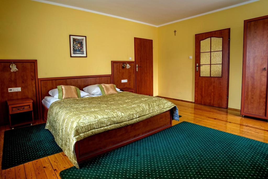 Hotel Adalbertus Гнезно Номер фото